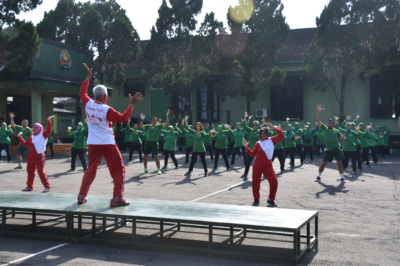 Persit Korem 073/MKT Senam Bersama Untuk Menjaga Imunitas Tubuh di Masa Pandemi